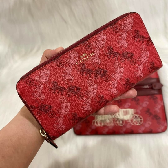 COACH LONG WALLET & LARGE WRISTLET - Picture 4 of 5